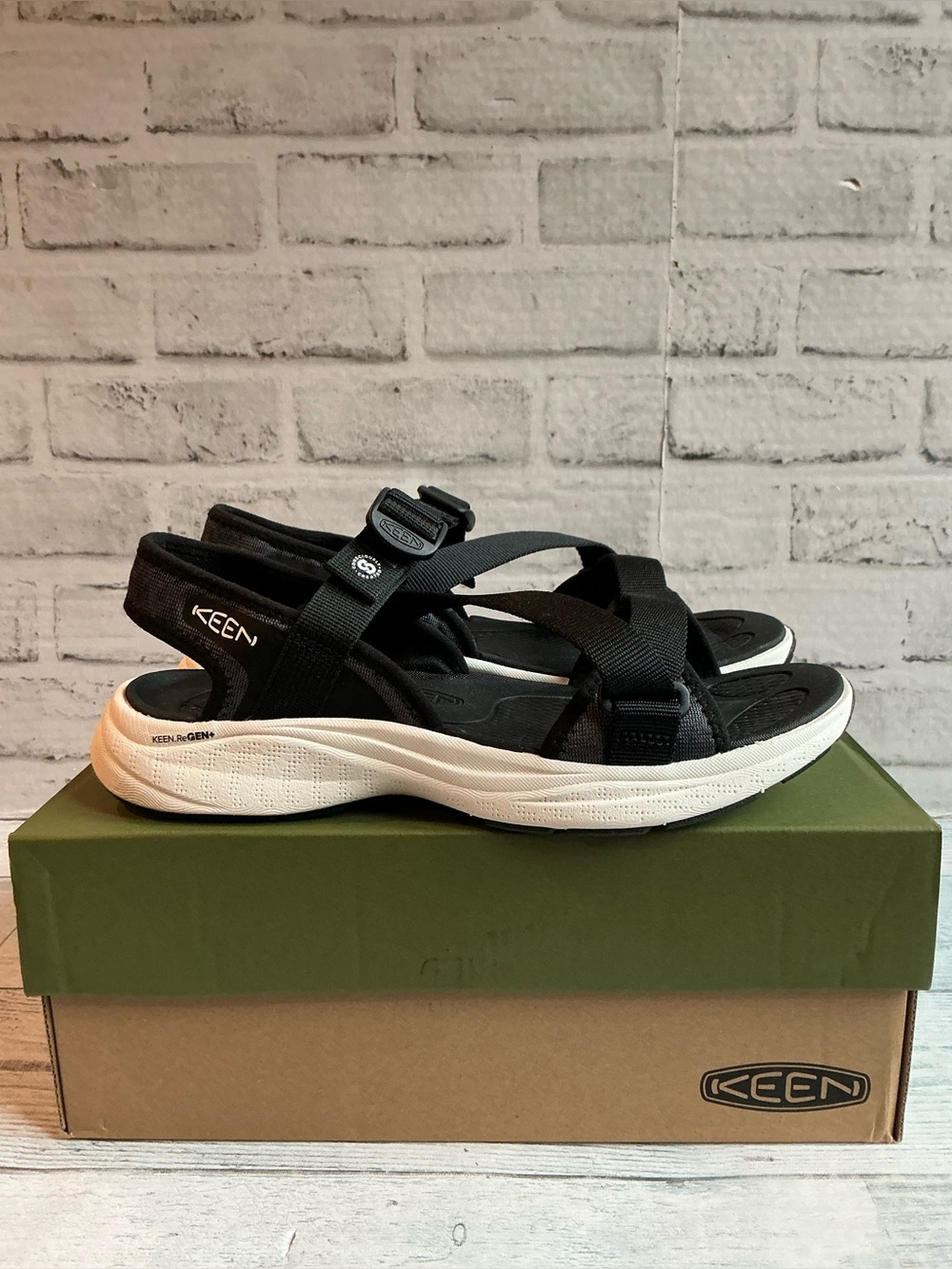 Keen Women’s Size 8 Leiki Open Toe Sandals